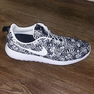 Nike Rosche One Print Premium